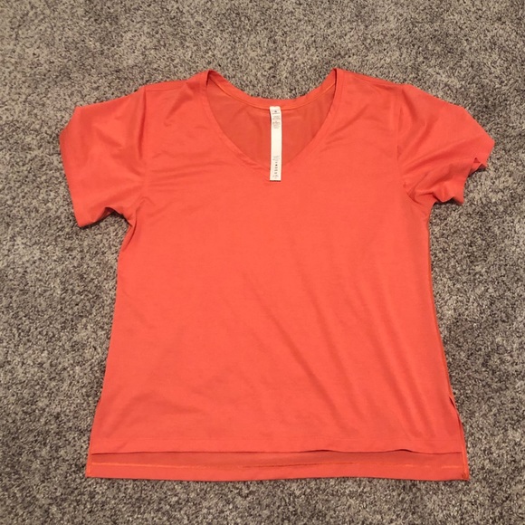 Lululemon T-shirt - Picture 1 of 2